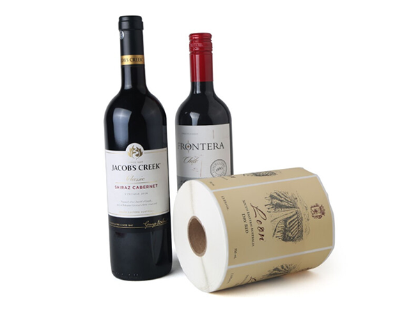 如何在红酒上贴定制标签？